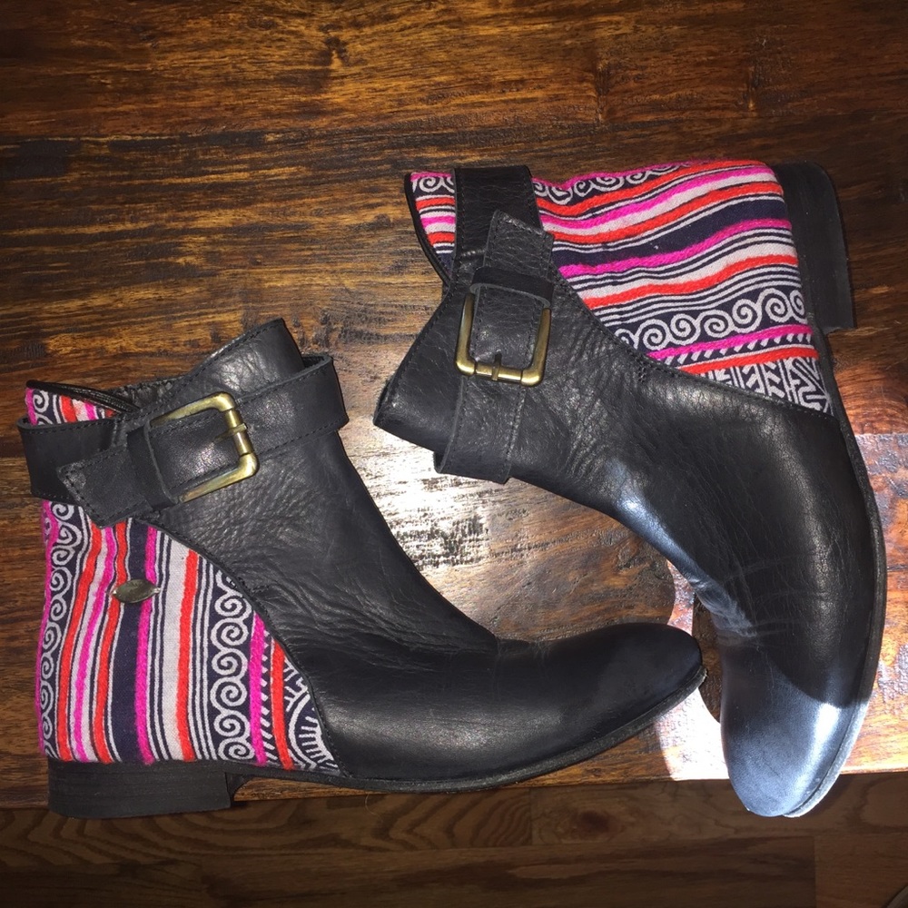 Kiboots Moto ankle boots with red kilim tapestry